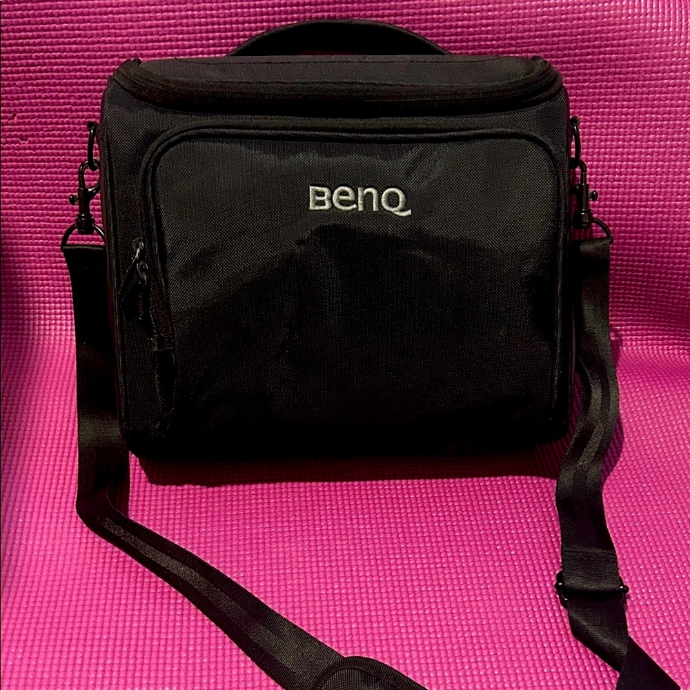 BenQ Projector 📽️  in Black Laptop Bag for Men - PB6240